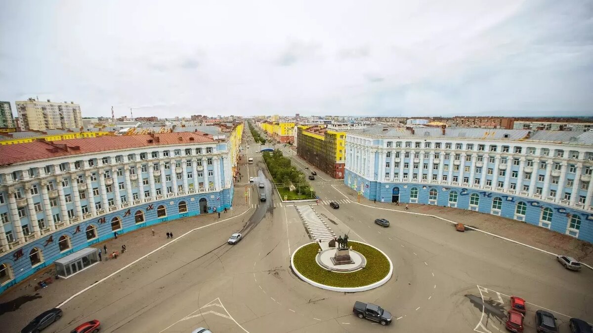     Норильск долгое время имел статус одного из самых экологически неблагополучных российских городов. Подобные проблемы наблюдаются и в других городах, где расположено крупное производство. Но именно Норильск можно считать городом, где реализуются инновационные технологии по защите окружающей среды.