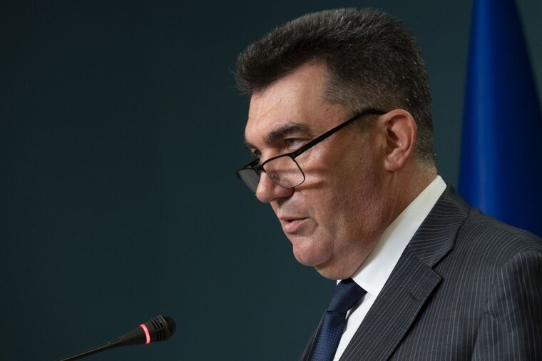    Алексей Данилов сообщил, что минобороны Украины готовит новые боевые уставы для ВСУ