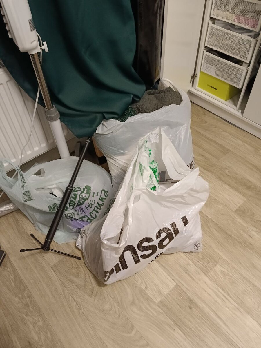 Штатив просто прилёг, он не продаётся