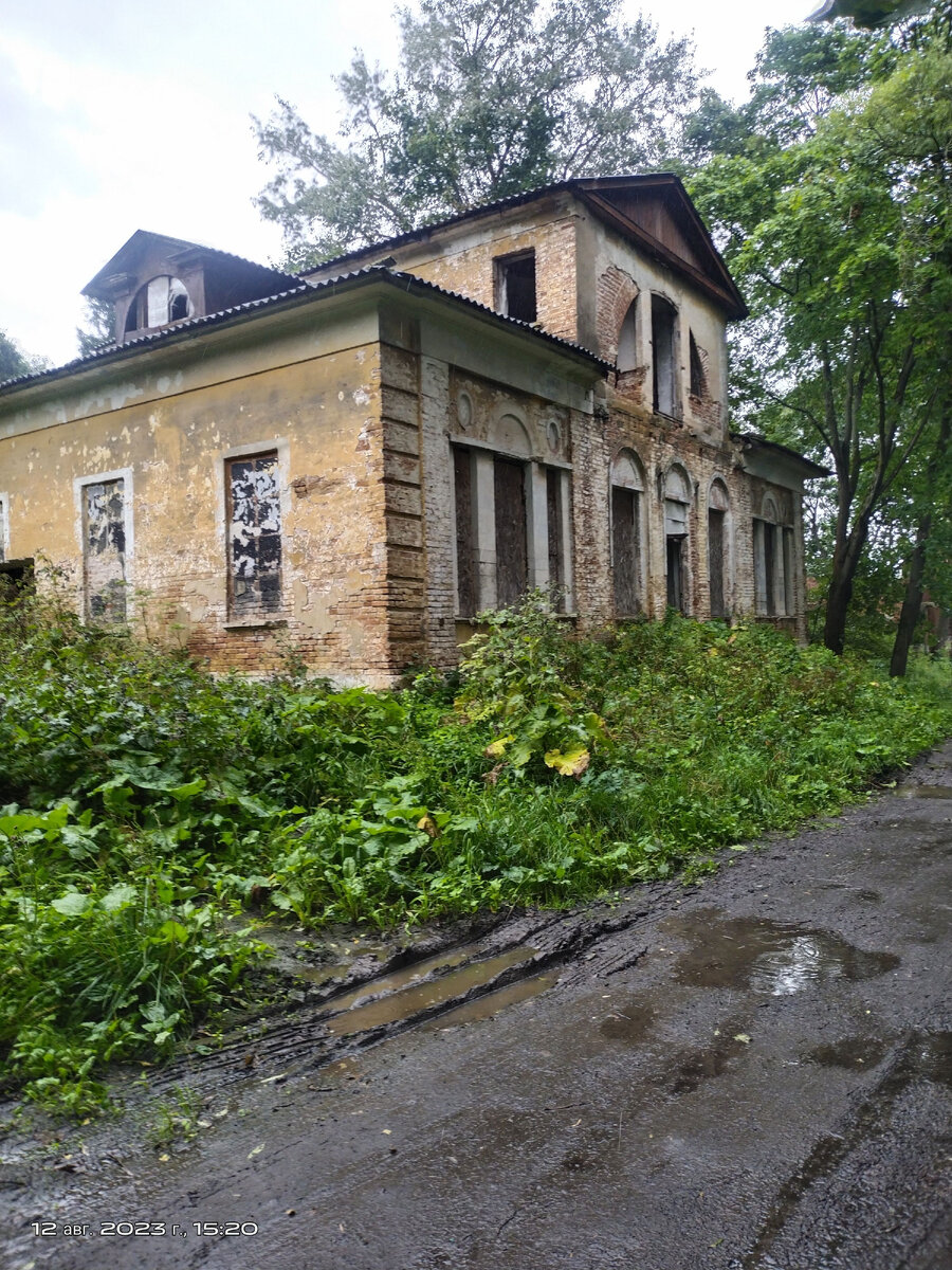 1984 году Марк Захаров снял здесь "Формулу любви".