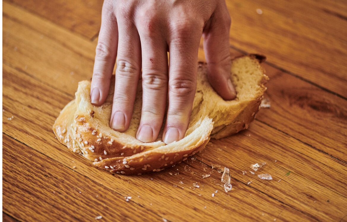 Собирать разбитые. Pick the Bread.