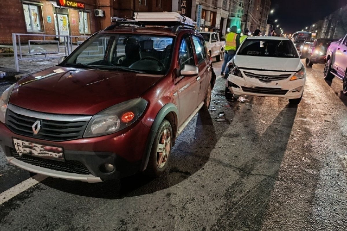    Четырёхлетняя девочка пострадала в ДТП с двумя автомобилями в Твери