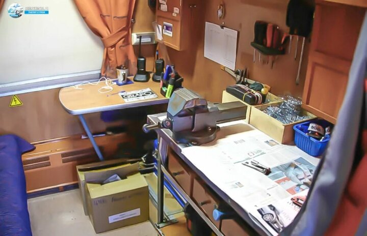 Купе поездного электромеханика.