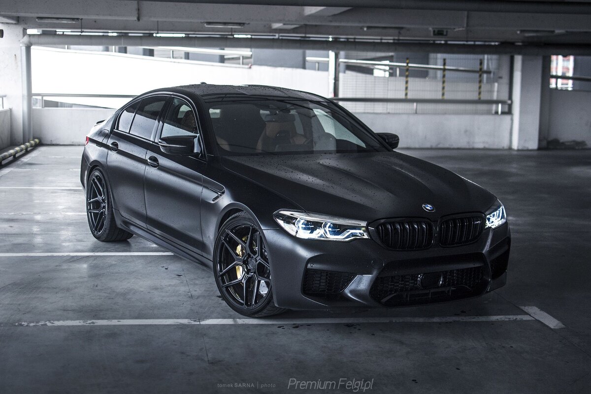 BMW m5 белый седан