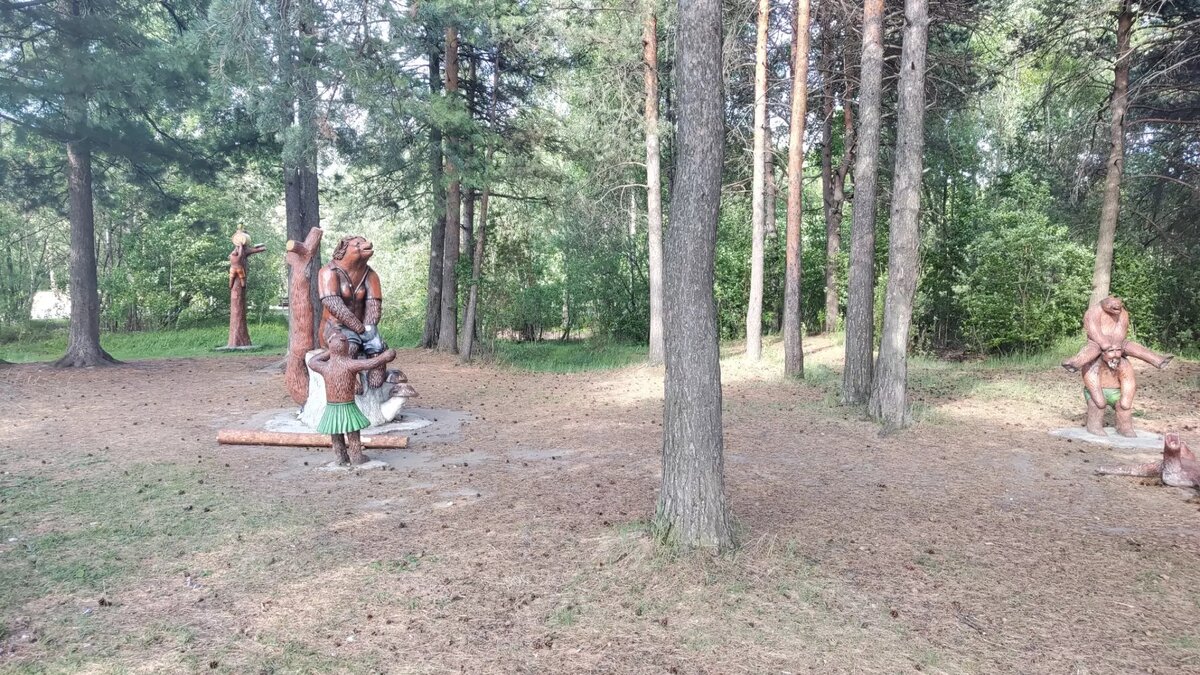     Власти Сургута заморозили проект обустройства «Экопарка „За Саймой“ из-за отсутствия финансирования. Об этом в ходе публичных слушаний в администрации города сообщил замглавы Сургута Артем Кириленко.