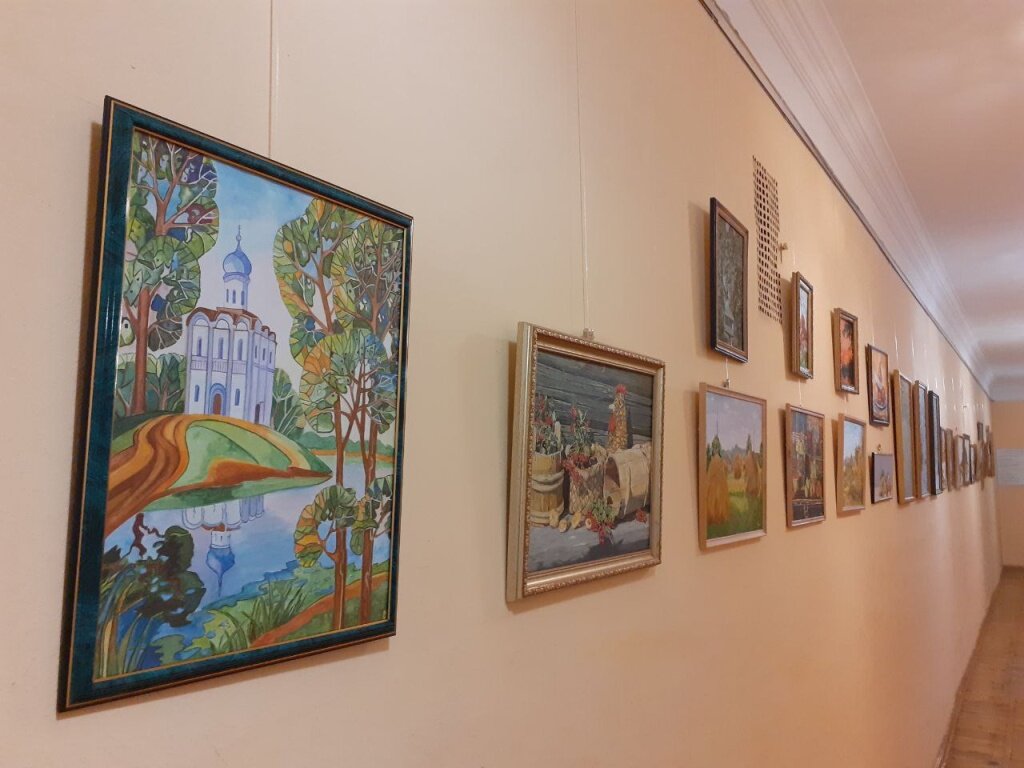 В Твери работает выставка весьегонского художника