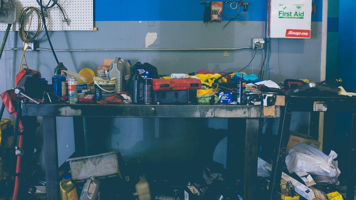    Как проявляется синдром Плюшкина?© Unsplash / Kenny Eliason