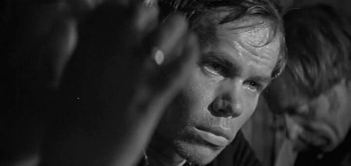 ФОТО: кадр из фильма «Скверный анекдот», kino-teatr.ru