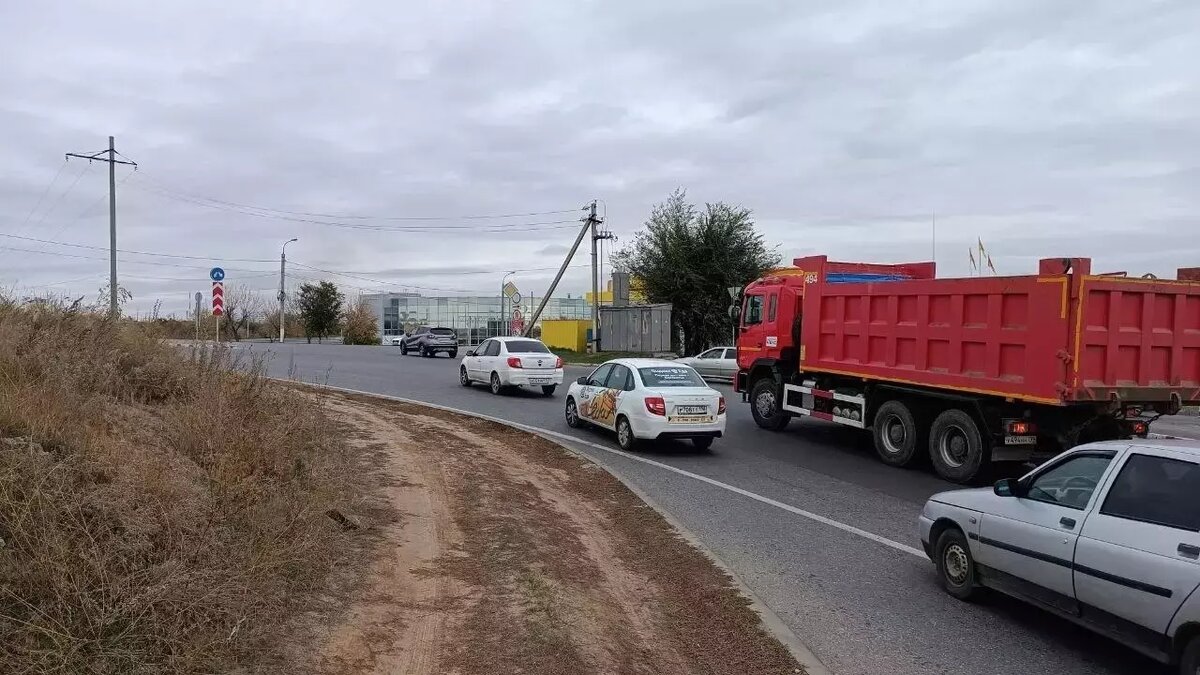     Круговая развязка у Мамаева кургана в Волгограде скоро изменится, сообщает мэрия.
