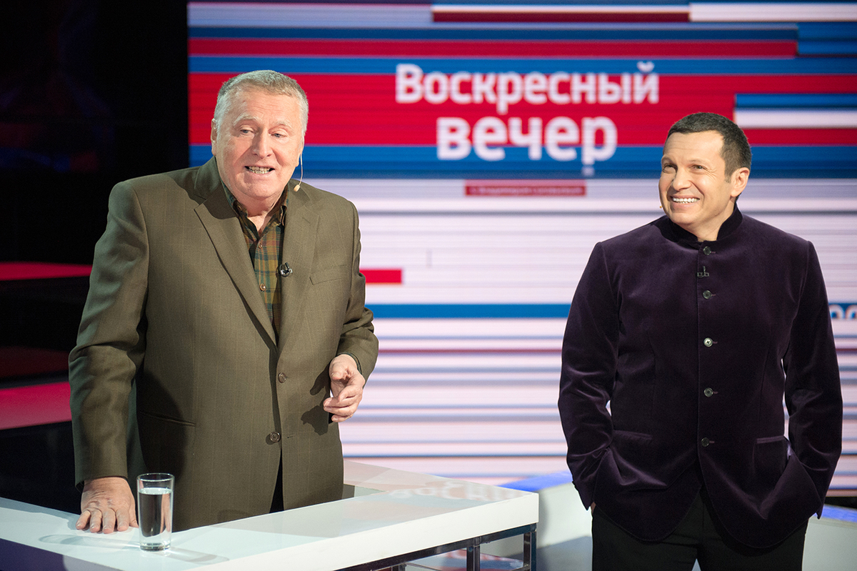 Вечер с соловьевым. Воскресный вечер с Владимиром Соловьевым. Соловьев вечер с Владимиром Соловьевым. Владимир соловьёв Воскресный вечер последний выпуск. Студия Владимира Соловьева