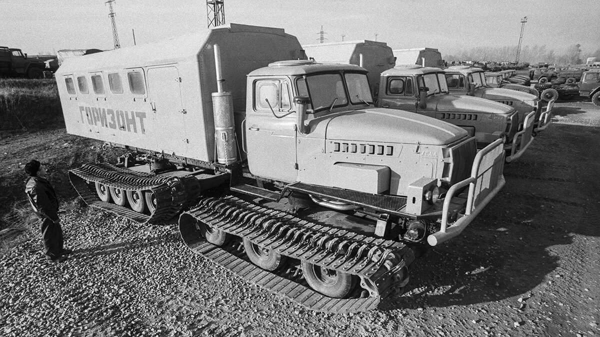 Передвижные мастерские для нефтяников «Горизонт» на шасси гусеничных снегоболотоходов Урал-5920, Челябинская область, Миасс, Уральский автомобильный завод, вторая половина 1980-х годов