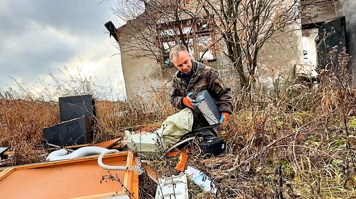 Зачем выкинули дорогое электрооборудование на свалку, даже не разбирая.