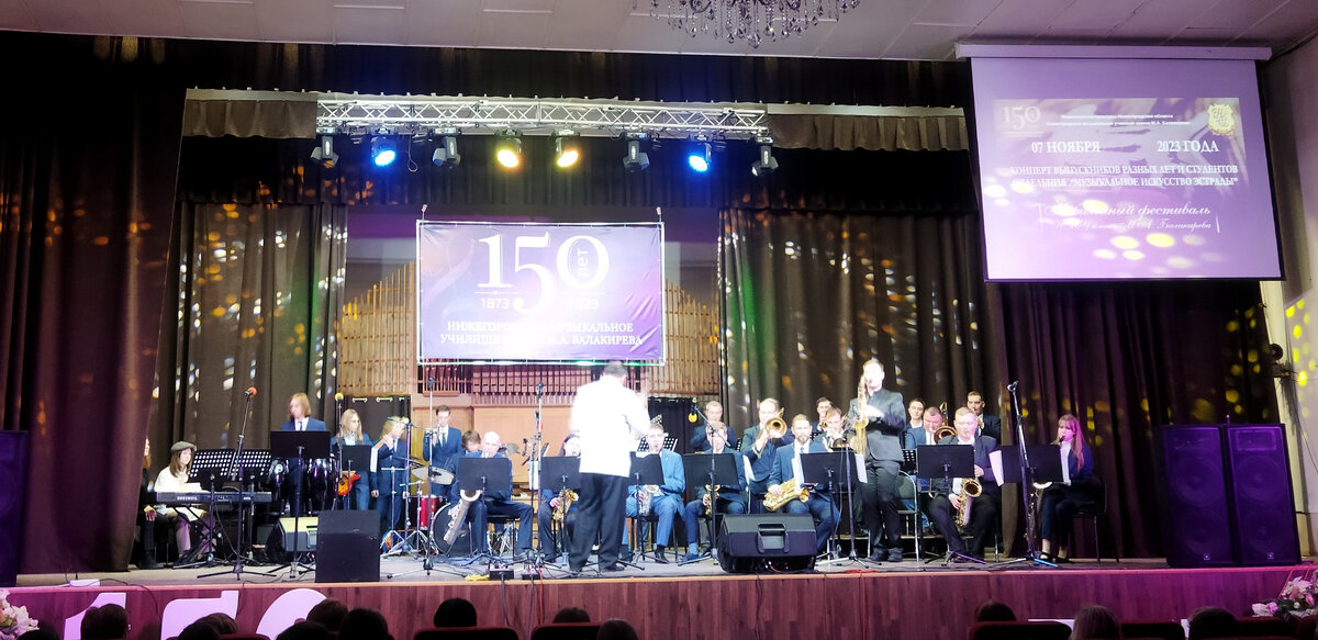 А это сложно! Надо напрягать мозг. Потребителю это не привычно. Таким образом изживается наша культура и искусство.