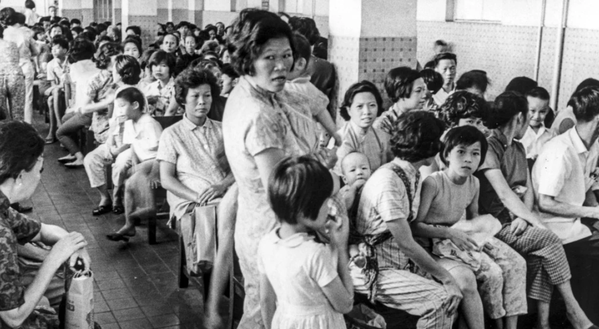 Пациенты в одном из госпиталей Гонконга, июль 1968 год (источник фото: www.scmp.com)