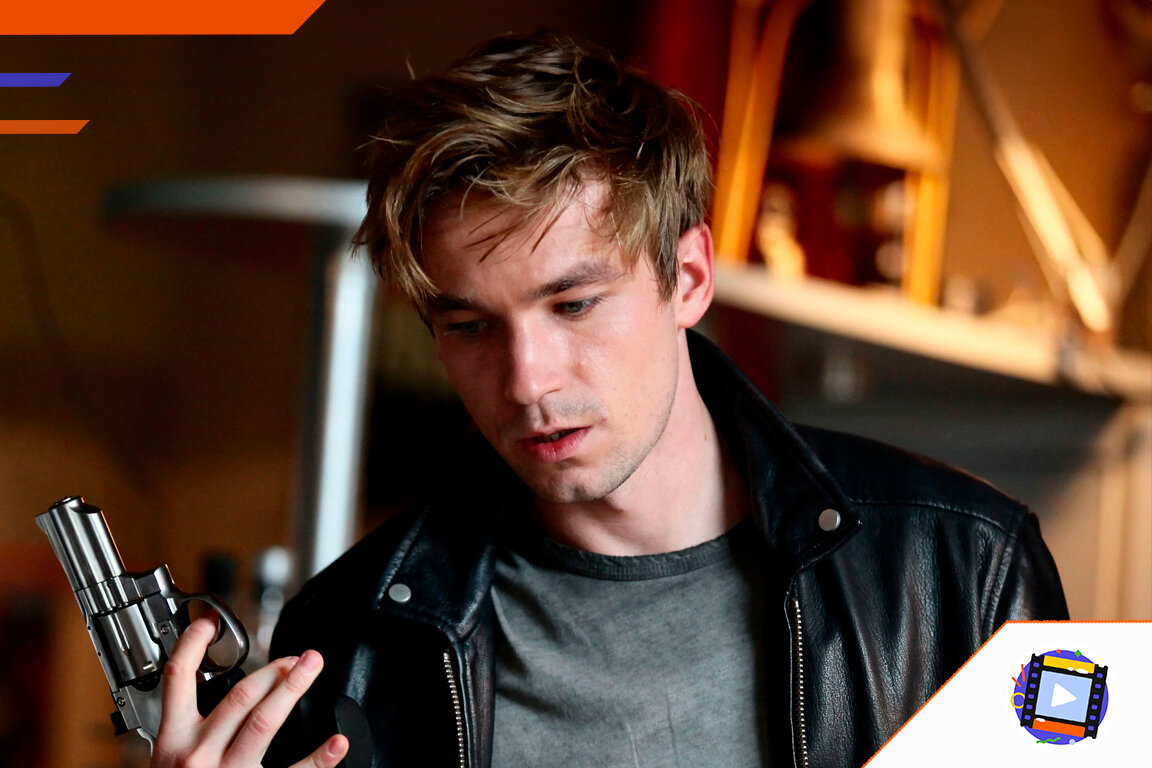 Кадр из фильма «Полицейский с Рублевки»