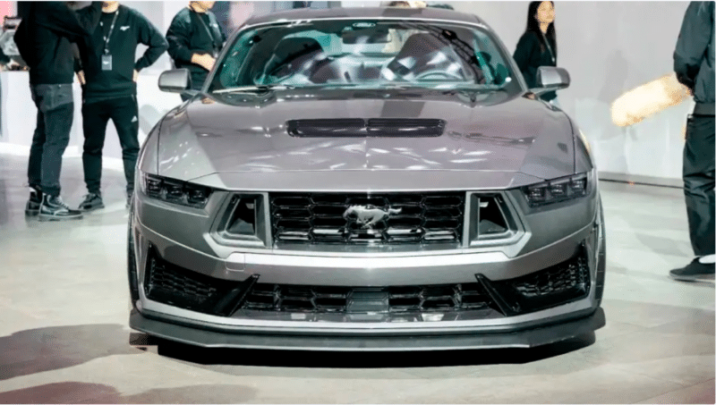 Ford Mustang Dark Horse