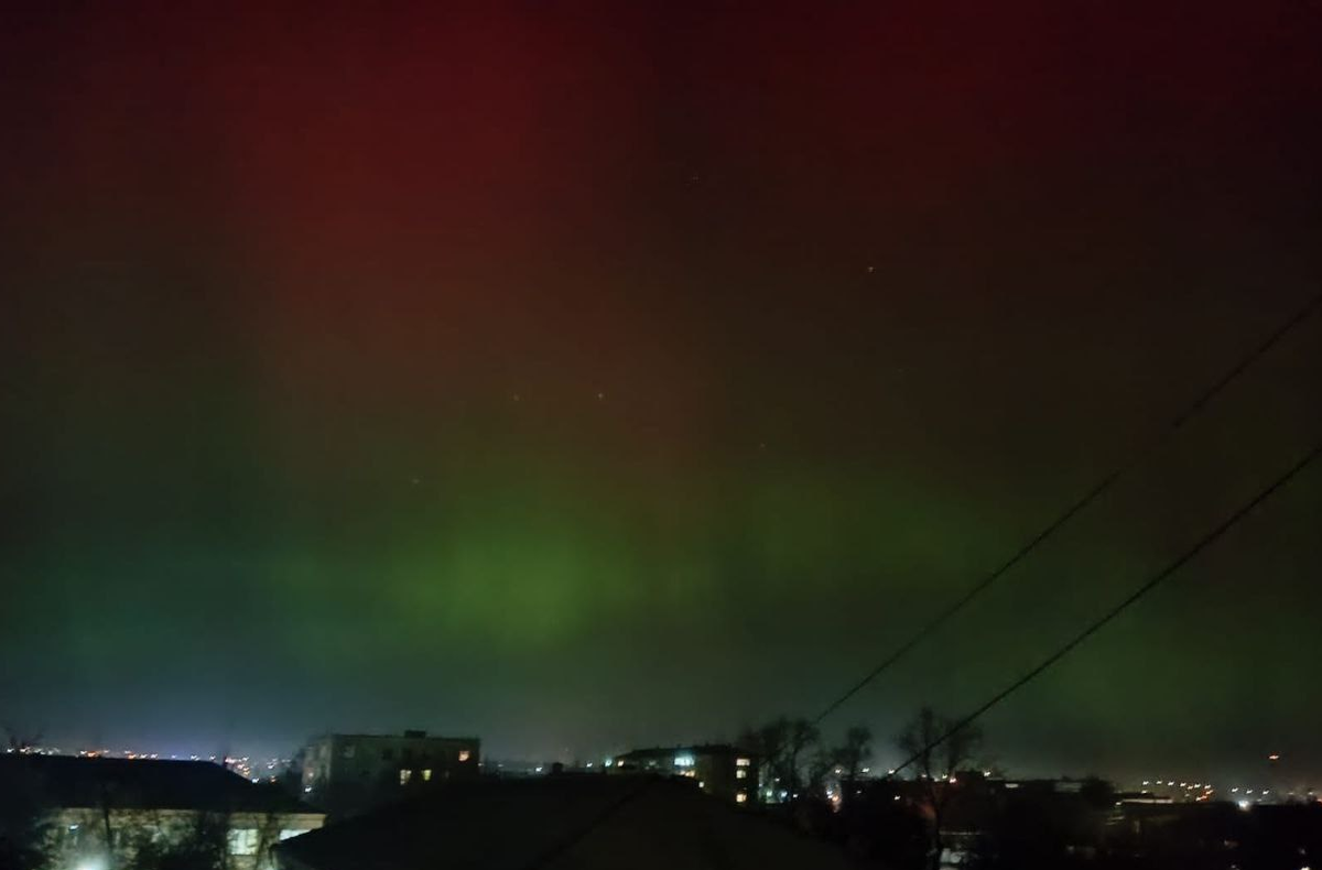 Полярное сияние над городом Троицк, Челябинская область