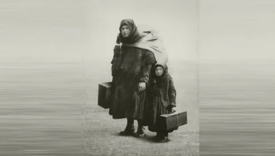 Стих уходит год шуршит его последняя страница. Когда все плохо в жизни картинки. Пусть впереди будет только хорошее. Пусть все плохое уйдет а хорошее останется. Все плохое пройдет.