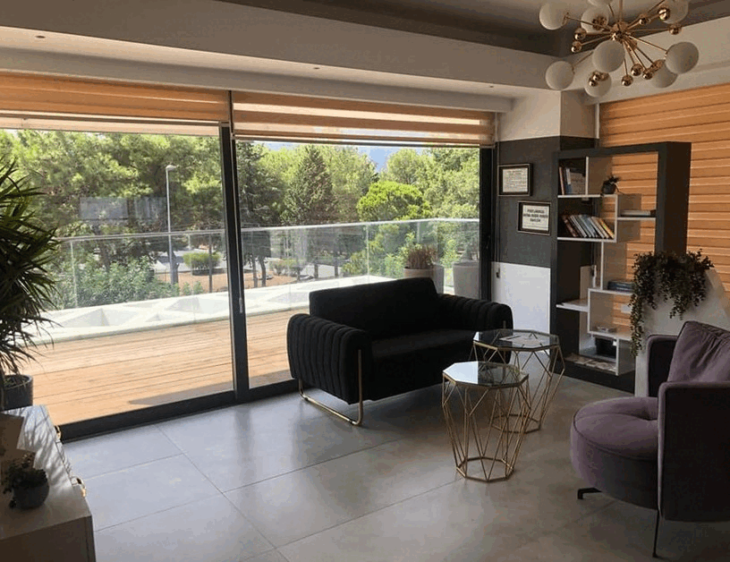 1+1 Apartment with 113 m² and open-plan kitchen for sale in the Kyrenia City Center / www.senilkrealestate.com.