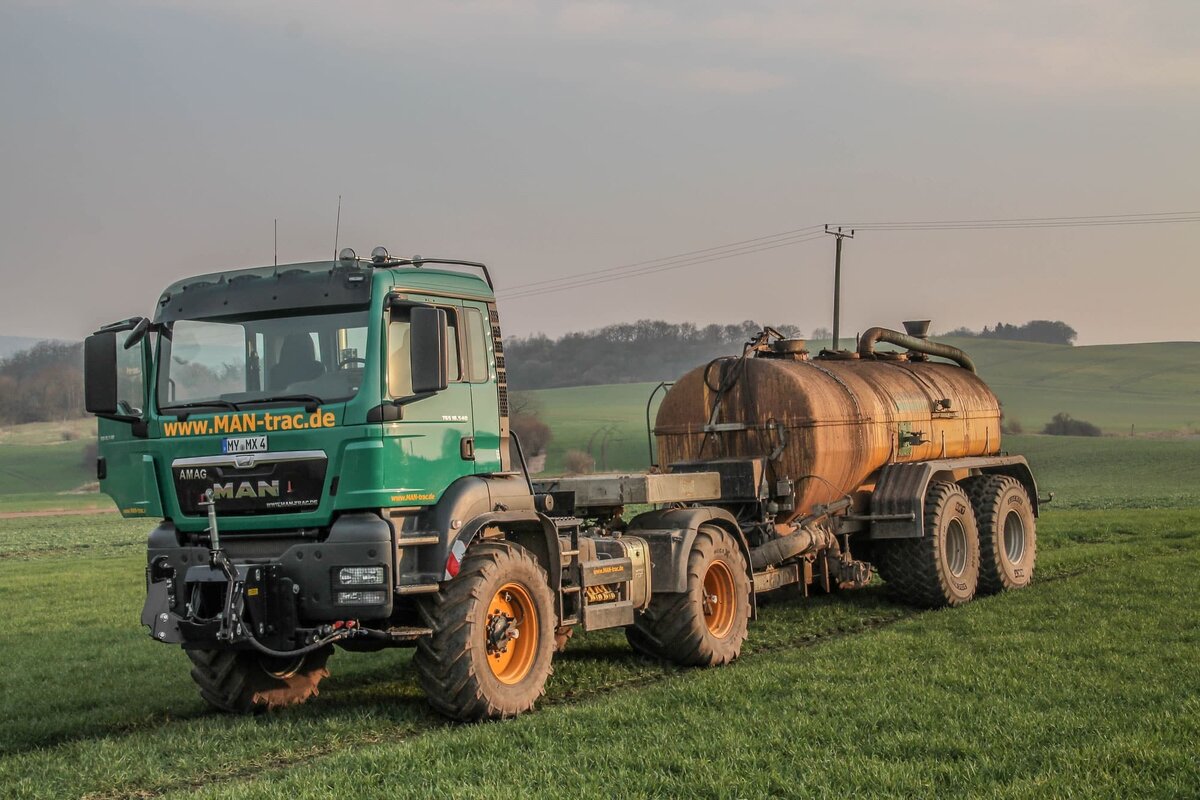 Трактора грузовой автомобиль. Agrotruck man универсальный трактор-тягач. КАМАЗ u260 трактор. Трактор-самосвал WL-354t. Трактор т 150 седельный тягач.