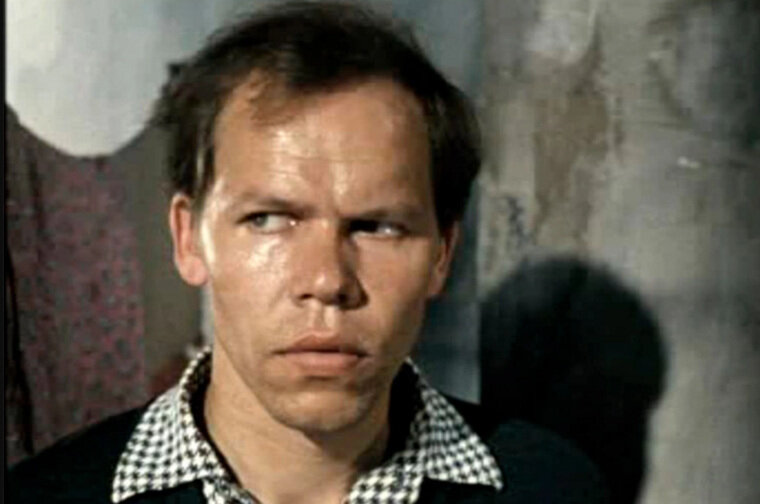    Анатолий Яббаров в роли уголовника Митяя в фильме «Джентельмены удачи»