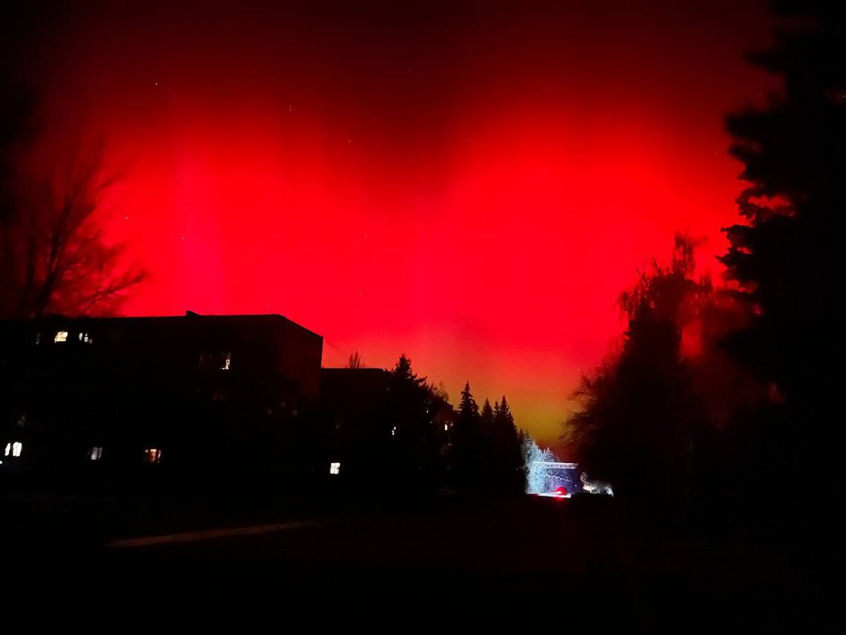 Редкое природное явление в районе Авдоса. Северное сияние вот такого цвета