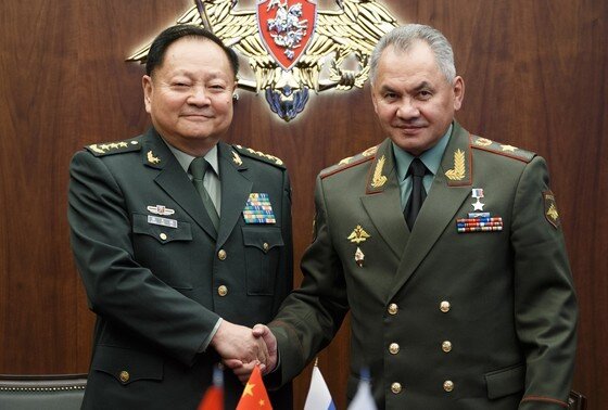    Чжан Юся и Сергей Шойгу