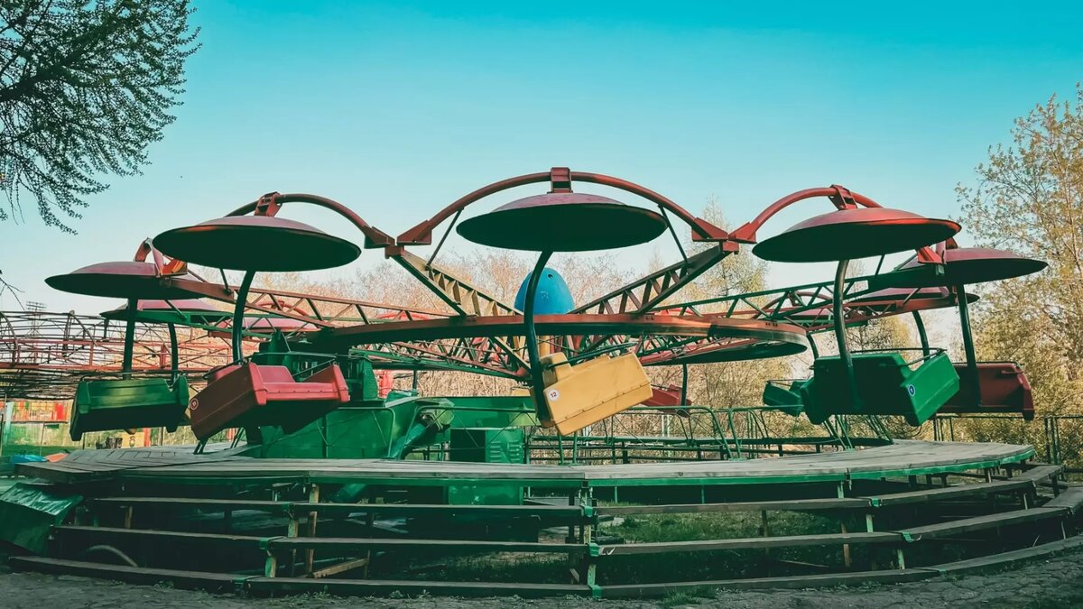     В Воткинском районе Удмуртии прокуратура нашла опасные детские аттракционы.