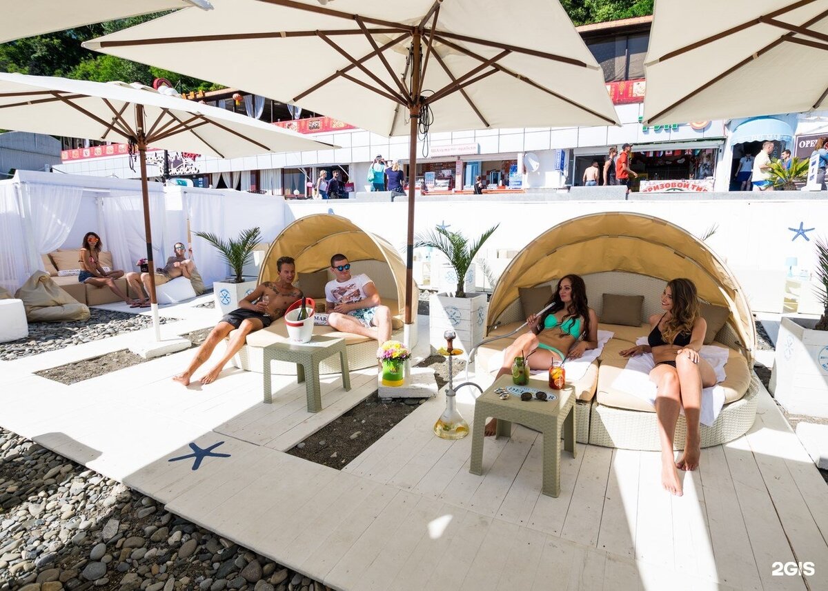 Beach club. Delmar Beach Club Сочи. Дельмар кафе Бич Сочи. Пляж del Mar Сочи. Del Mar Beach Club Сочи пляж.