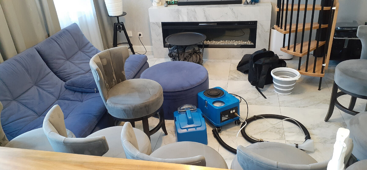 Работа с креслами, стульями, пуфиками на объекте