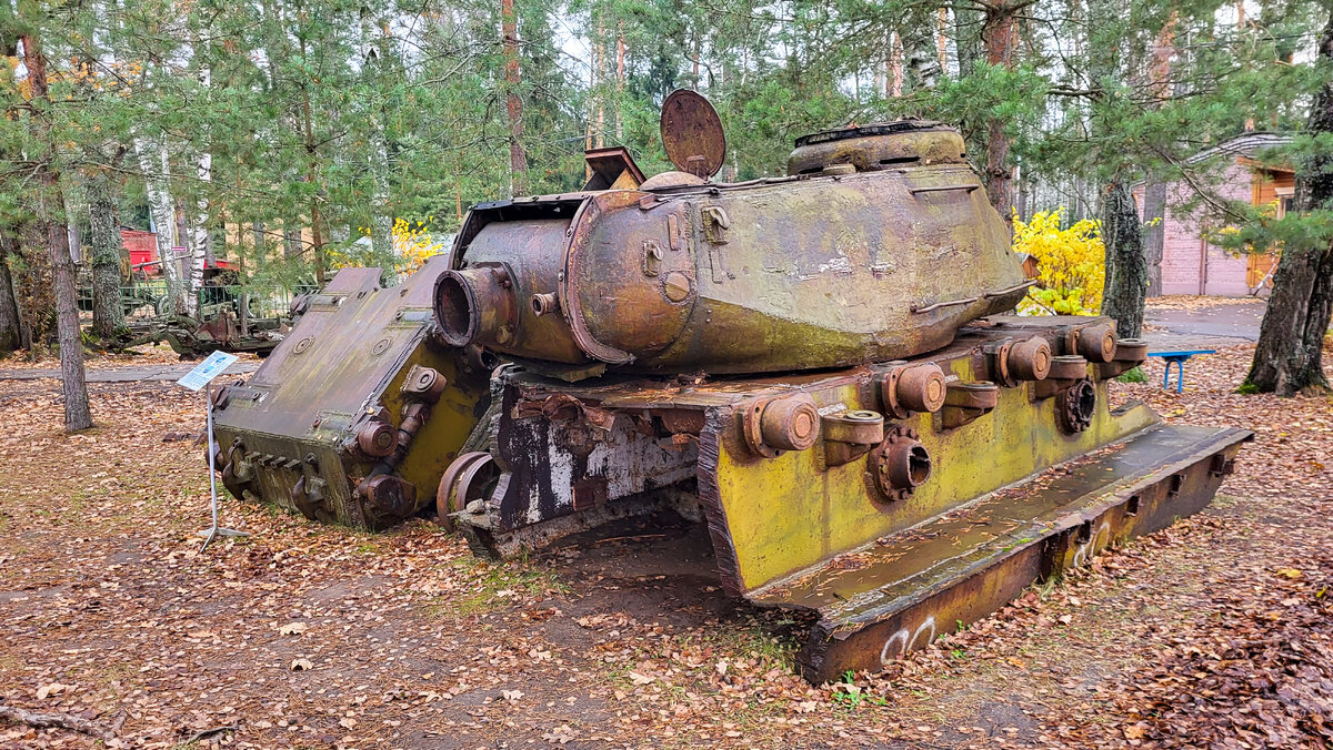 Остов танка ИС-3 и башня ИС-2