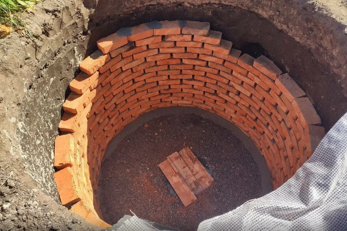 Самодельный «септик» из кирпичной кладки