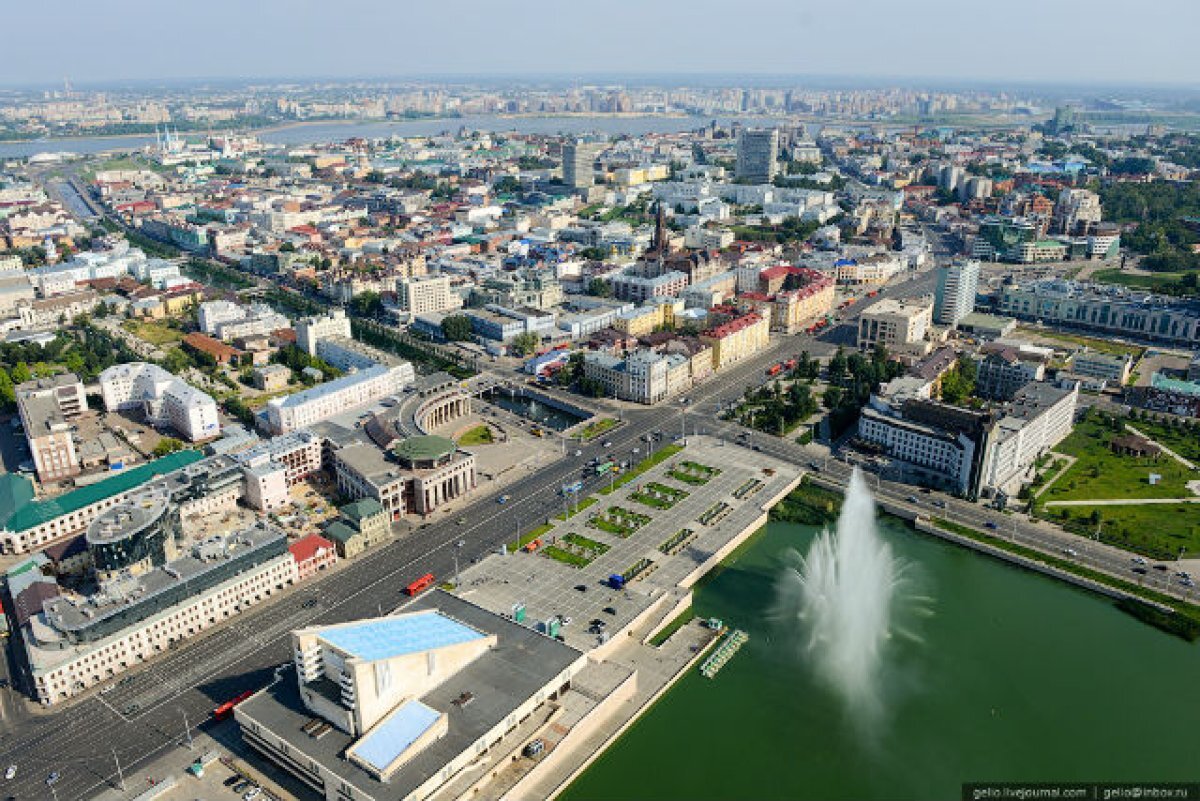 Татарстан время. Казань центр города. Город Казань с высоты птичьего полета. Центр Казани с высоты. Казань с птичьего полета центр.