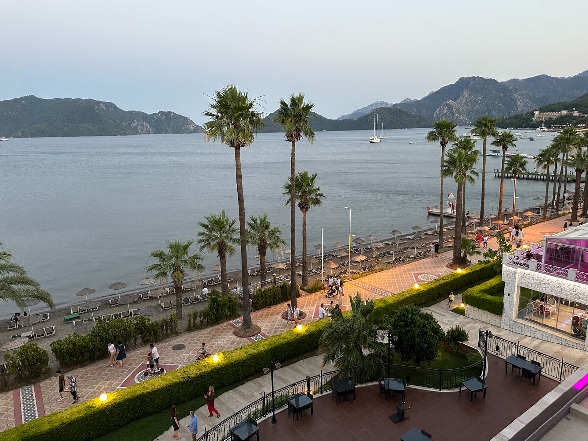 набережная Мармариса