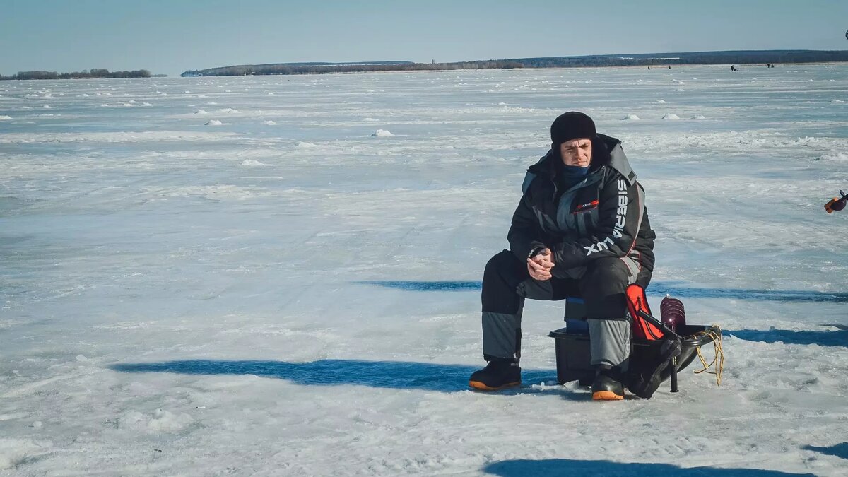     Лед на водоемах еще не окреп, хотя любителям рыбалки он кажется достаточно прочным. Тюменцы в соцсетях активно делятся локациями, где можно поймать больше рыбы, но забывают предупреждать друг друга о рисках.