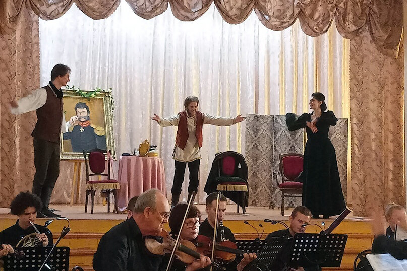 Донбасс Опера музыкально шутит в Зугрэсе