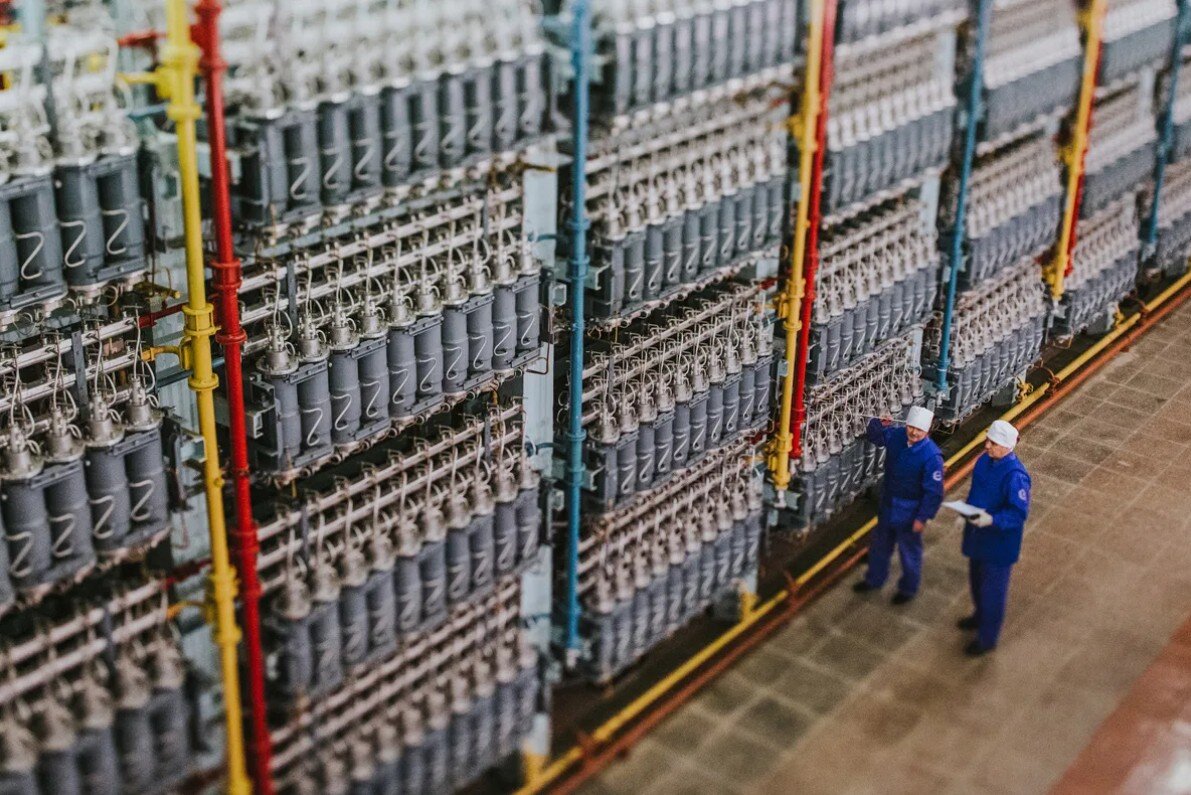 Каскад газовых центрифуг восьмого поколения.