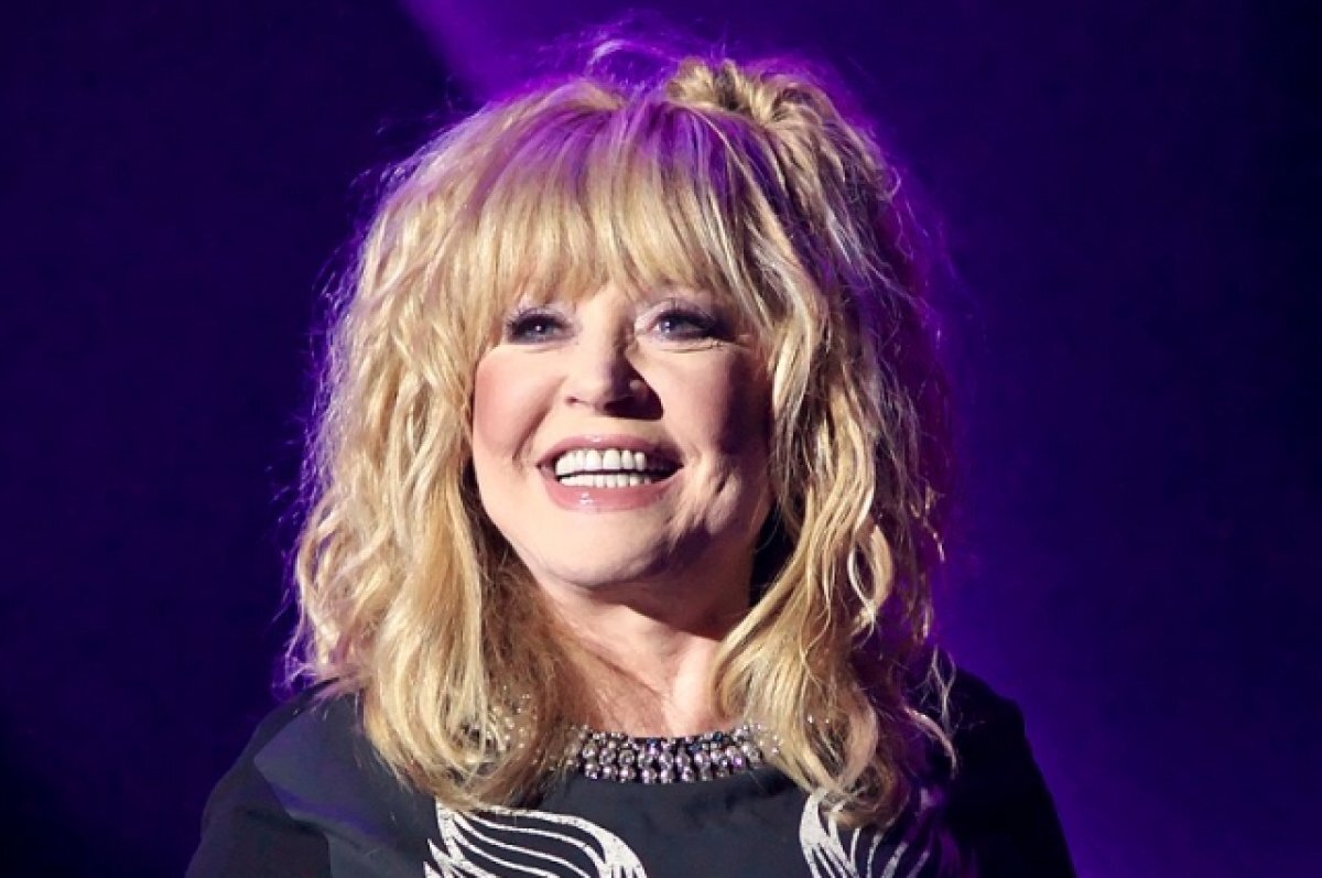    SHOT: Алла Пугачева тайно записала новый альбом в России