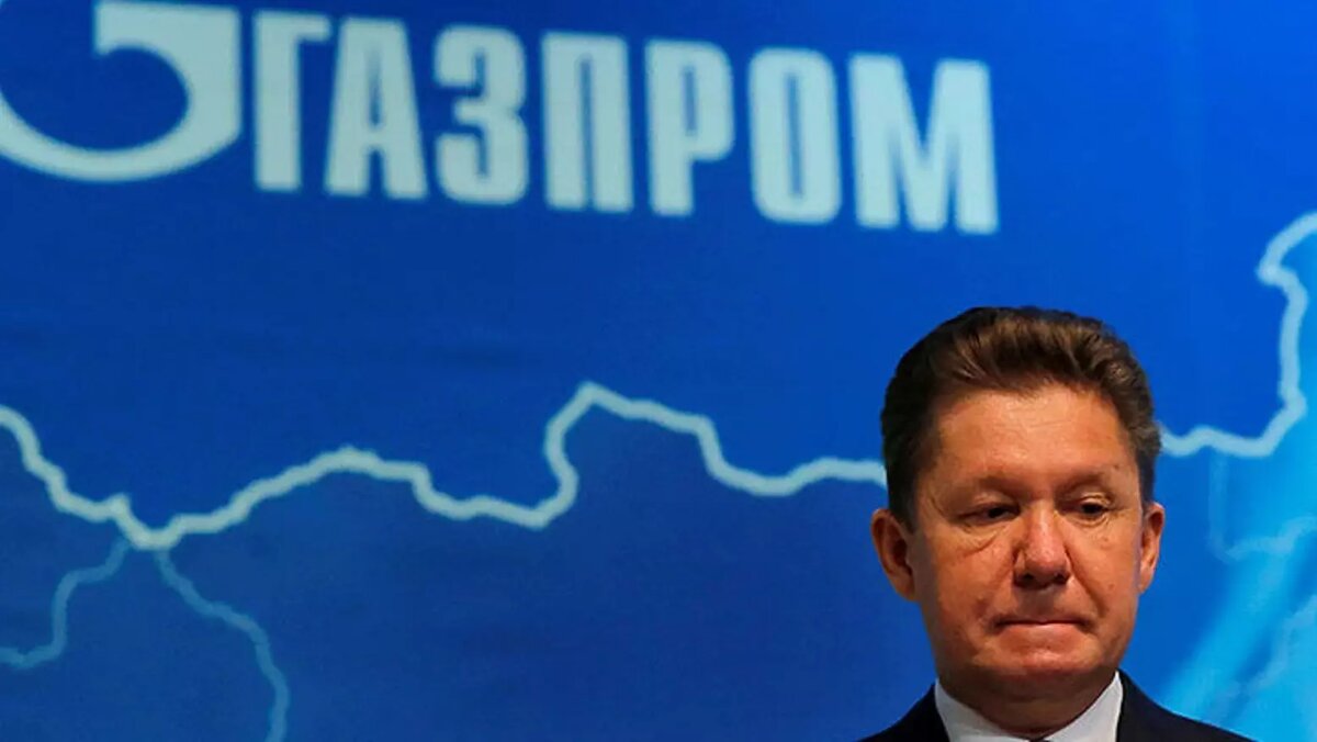     «Газпром» готовится получать убытки в 1 триллион рублей уже в 2025 году, при этом может себе позволить платить зарплаты почти в 500 тыс рублей. «НИ» разобрались, что происходит в экономике газового гиганта, и кто на самом деле виноват в его убыточности.