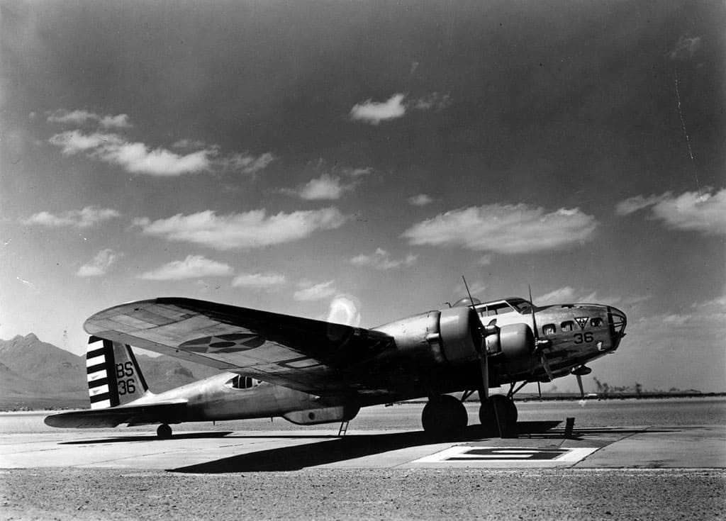 Самый массовый самолет бетонный самолет. Boeing YB-17. Б 17. Boeing c-108 Flying Fortress. Камикадзе самолет 3 рейха.