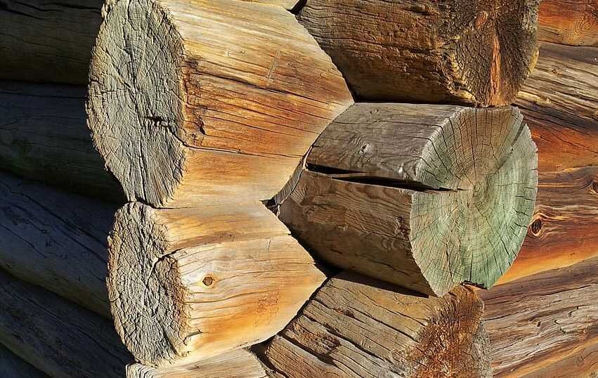 Чем заделать щели в бане между бревнами внутри и снаружи? | Беседа ...