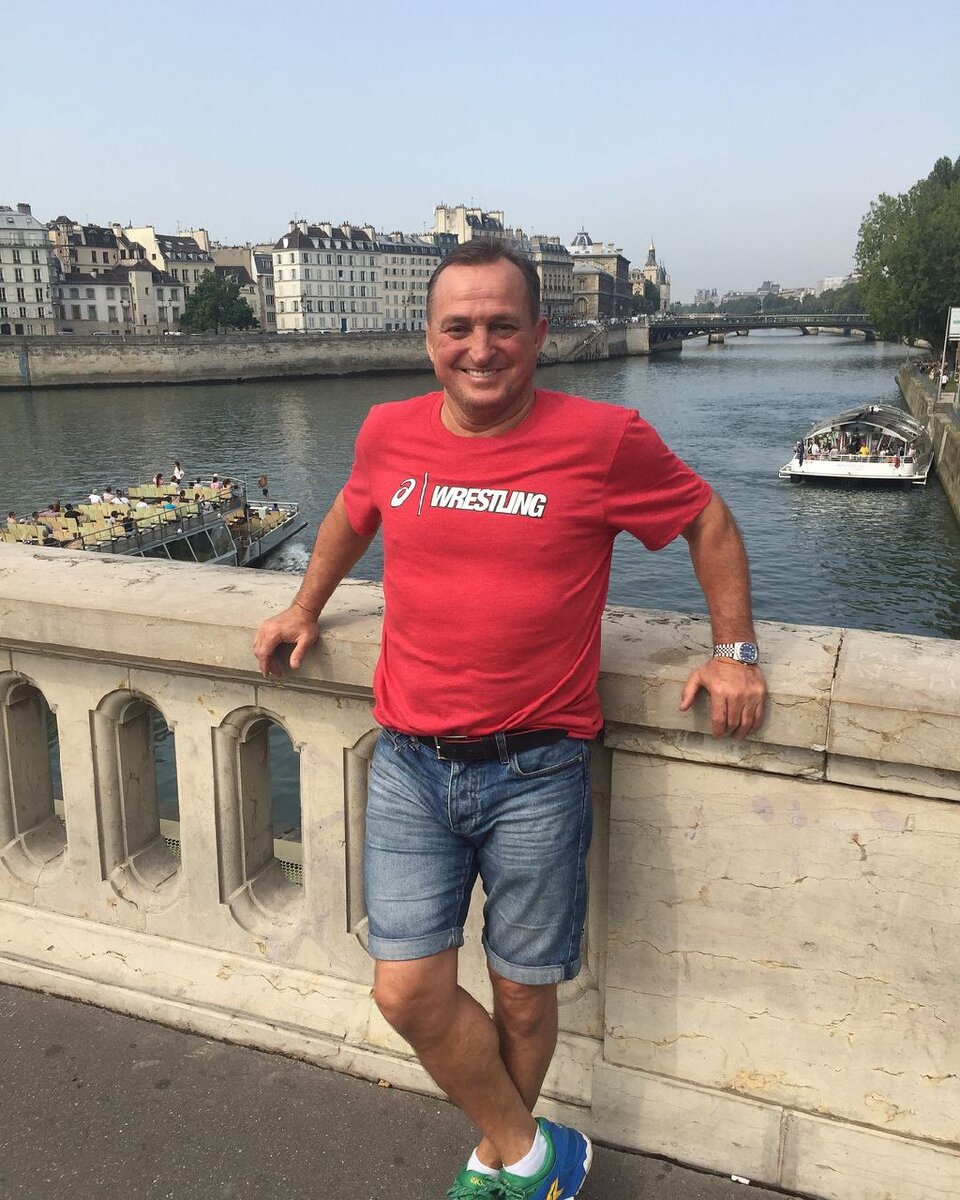 Анатолий Белоглазов.