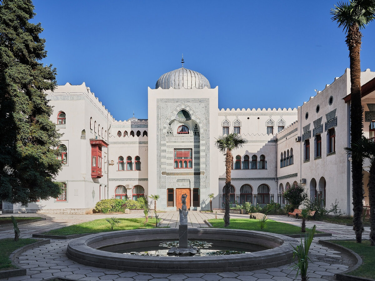 Санаторий-дворец "Дюльбер". Фото: группа ВК https://vk.com/san.dulber