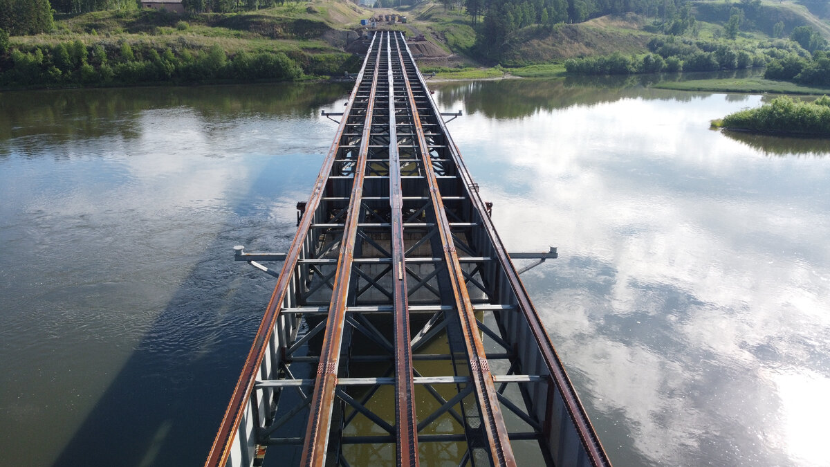 © Росавтодор / rosavtodor.gov.ru / CC BY 4.0 (Строительство моста ч/з р. Кан, лето 2022 г.)