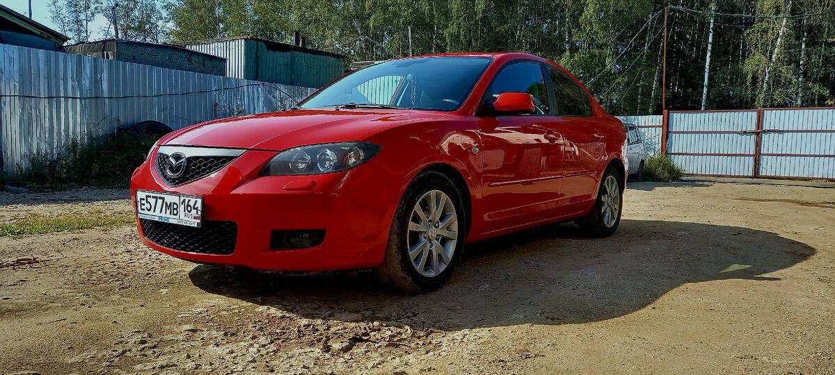 Mazda 3 BK— это компактный автомобиль, который был выпущен компанией Mazda. Он имеет ряд преимуществ и недостатков, которые следует учитывать при выборе автомобиля.