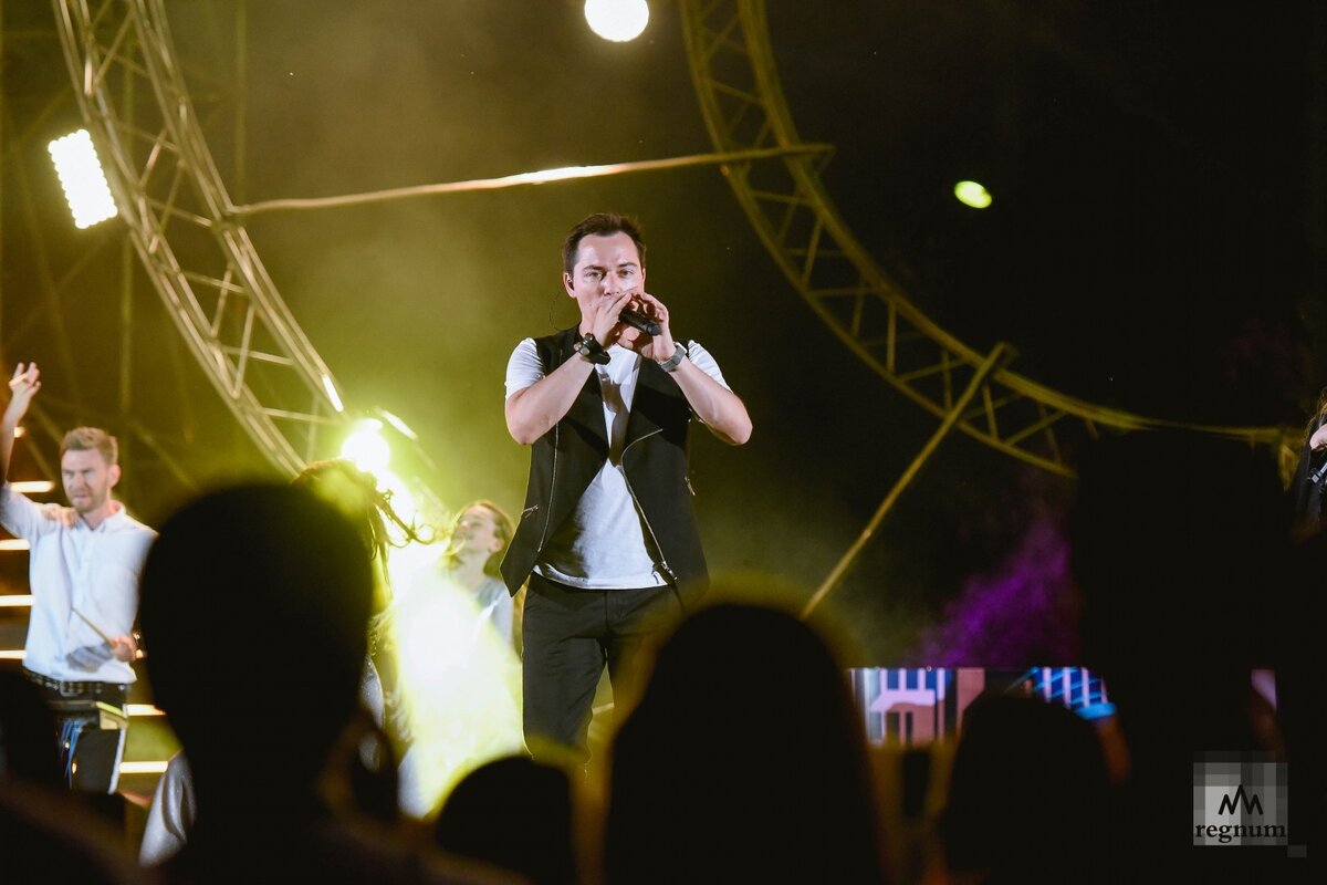 Звёзды российского шоу бизнеса. Кто выступает под. Пьяный билан концерт в самаре. Дима билан 2022. Муз дима билан.