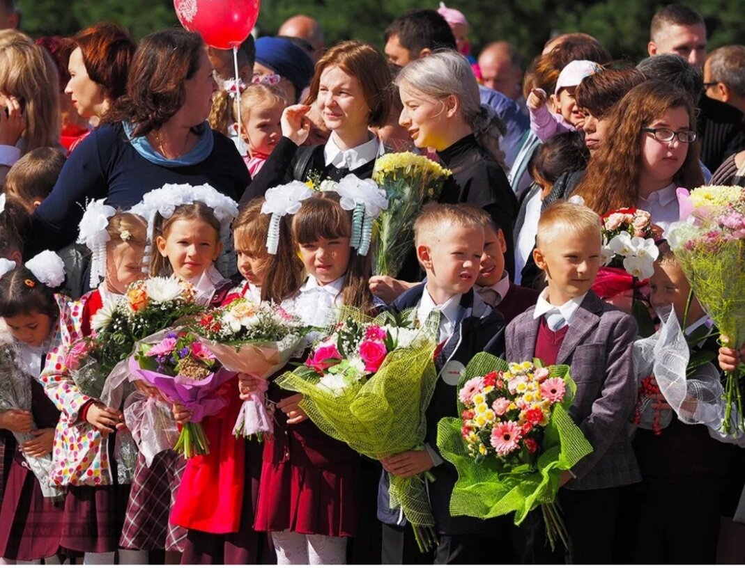 Дмитровск школа. Лицей Дмитров. Школа 4 Дмитров. Дмитровский лицей 4. 2 Школа Дмитров.