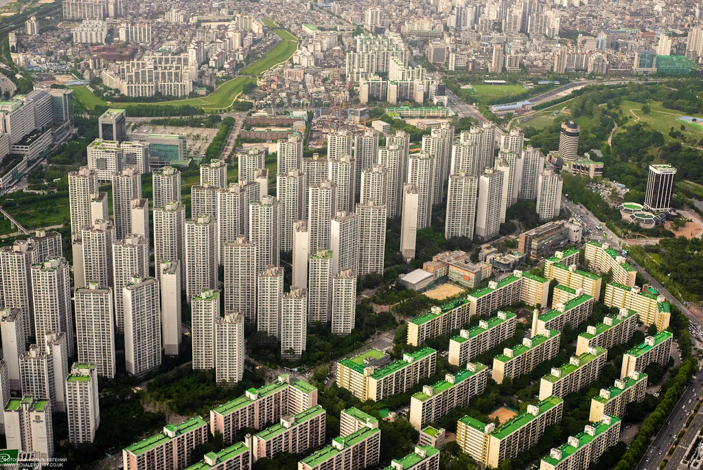 Немыслимый застроенный. Москва высотка человейник. Мурино человейники. Человейники Чертаново. Красногорск человейники.