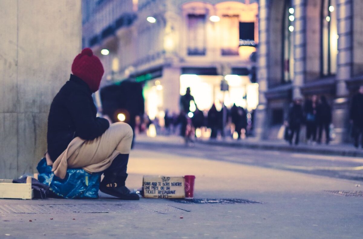 В 2021 году на улице проживало гораздо меньше людей.  Фото: unsplash.com