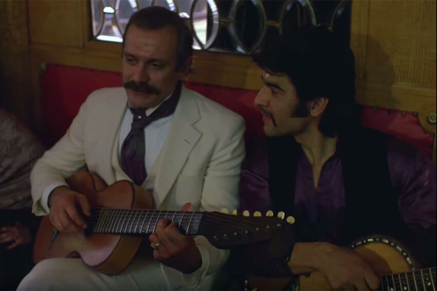 Михалков поет песню. Мохнатый шмель михалков. Михалков поет песню. Мохнатый шмель на душистый хмель михалков. Михалков в шубе.